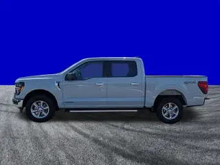 Ford F-150 2024 4x4 XLT 4 puertas SuperCrew 5.5 pies. SB