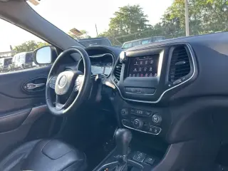 Jeep Cherokee 2020 4x4 Latitude Plus 4 puertas SUV