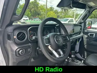 Jeep Wrangler 2025 4x4 Sahara 4 puertas SUV