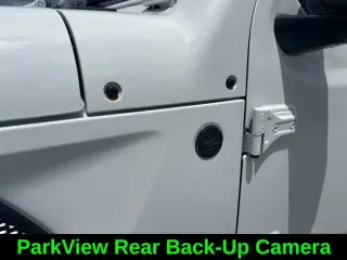 Jeep Wrangler 2025 4x4 Sahara 4 puertas SUV