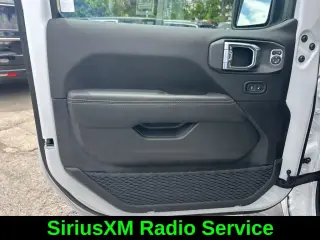 Jeep Wrangler 2025 4x4 Sahara 4 puertas SUV