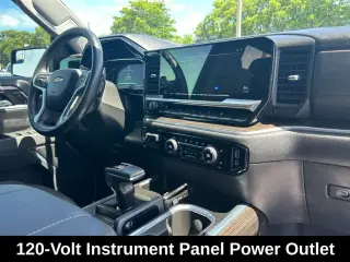 Chevrolet Silverado 1500 2023 4x4 LT 4 puertas Cabina Crew 5.8 pies. SB con 1LT