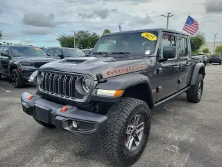 Jeep Gladiator 2025 4x4 Mojave 4 puertas Crew Cab 5.0 pies. SB