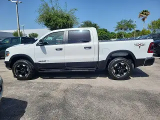 Ram 1500 2022 4x4 Rebel 4 puertas Cabina Crew 5.6 pies. SB Pickup