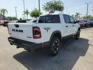 Ram 1500 2022 4x4 Rebel 4 puertas Cabina Crew 5.6 pies. SB Pickup