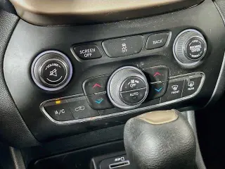 Jeep Cherokee 2014 4x4 Altitude 4 puertas SUV