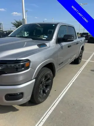 Ram 1500 2025 4x2 Big Horn Cabina doble 4 puertas 5.6 pies. Pickup SB