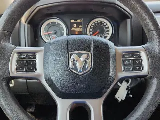 Ram 1500 Classic 2021 4x4 SLT Cabina Doble 4 puertas 5.5 pies. Caja corta Pickup