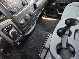 Ram 1500 Classic 2021 4x4 SLT Cabina Doble 4 puertas 5.5 pies. Caja corta Pickup