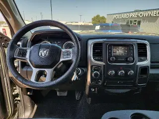 Ram 1500 Classic 2021 4x4 SLT Cabina Doble 4 puertas 5.5 pies. Caja corta Pickup
