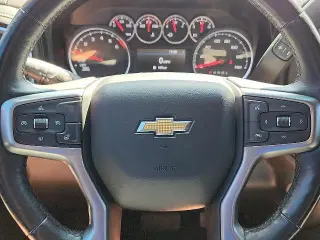 Chevrolet Silverado 1500 2021 4x2 LT 4 puertas Cabina Crew 5.8 pies. Caja corta