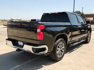 Chevrolet Silverado 1500 2021 4x2 LT 4 puertas Cabina Crew 5.8 pies. Caja corta