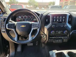 Chevrolet Silverado 1500 2021 4x2 LT 4 puertas Cabina Crew 5.8 pies. Caja corta