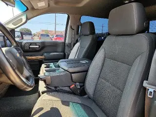 Chevrolet Silverado 1500 2021 4x2 LT 4 puertas Cabina Crew 5.8 pies. Caja corta