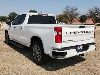 Chevrolet Silverado 1500 2021 4x2 Custom 4 puertas Cabina Doble 6.6 pies SB