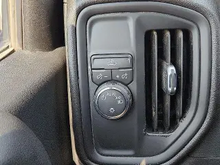 Chevrolet Silverado 1500 2021 4x2 Custom 4 puertas Cabina Doble 6.6 pies SB