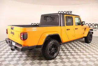 Jeep Gladiator 2025 4x4 Sport 4 puertas Crew Cab 5.0 pies. SB
