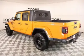 Jeep Gladiator 2025 4x4 Sport 4 puertas Crew Cab 5.0 pies. SB