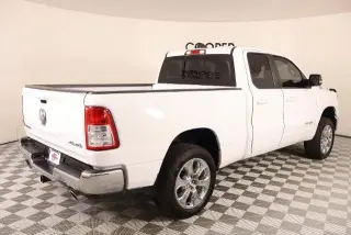 Ram 1500 2022 4x4 Lone Star 4 puertas Quad Cab 1.93 m (6.4 pies) Pickup