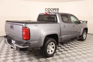 Chevrolet Colorado 2022 4x4 Camioneta de Trabajo 4 puertas Cabina Crew 5 pies. Caja Corta