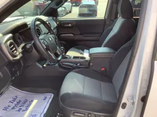 Toyota Tacoma 2023 4x4 TRD Pro 4 puertas Doble Cabina 5.0 pies SB 6M