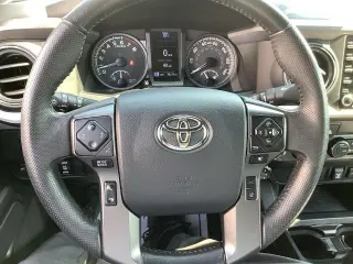 Toyota Tacoma 2023 4x4 TRD Pro 4 puertas Doble Cabina 5.0 pies SB 6M