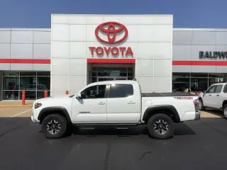 Toyota Tacoma 2023 4x4 TRD Pro 4 puertas Doble Cabina 5.0 pies SB 6M