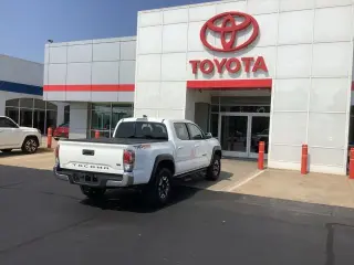 Toyota Tacoma 2023 4x4 TRD Pro 4 puertas Doble Cabina 5.0 pies SB 6M