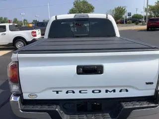 Toyota Tacoma 2023 4x4 TRD Pro 4 puertas Doble Cabina 5.0 pies SB 6M