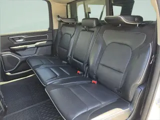 Ram 1500 2022 4x2 Laramie 4 puertas Cabina Crew 5.6 pies. SB Pickup