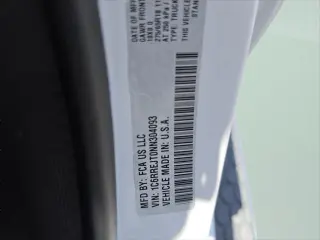 Ram 1500 2022 4x2 Laramie 4 puertas Cabina Crew 5.6 pies. SB Pickup