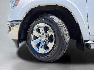 Ram 1500 2022 4x2 Laramie 4 puertas Cabina Crew 5.6 pies. SB Pickup
