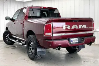 Ram 1500 2016 4x4 Laramie Limited 4 puertas Cabina de equipo 5.5 pies. Caja corta Pickup
