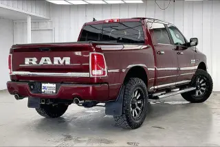 Ram 1500 2016 4x4 Laramie Limited 4 puertas Cabina de equipo 5.5 pies. Caja corta Pickup