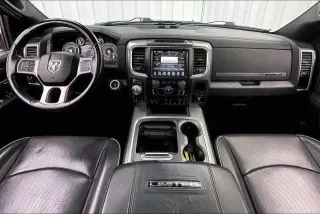 Ram 1500 2016 4x4 Laramie Limited 4 puertas Cabina de equipo 5.5 pies. Caja corta Pickup
