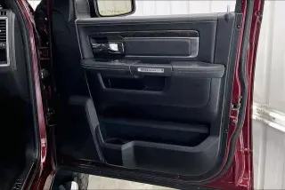 Ram 1500 2016 4x4 Laramie Limited 4 puertas Cabina de equipo 5.5 pies. Caja corta Pickup
