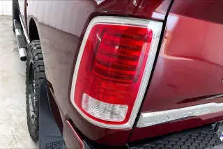 Ram 1500 2016 4x4 Laramie Limited 4 puertas Cabina de equipo 5.5 pies. Caja corta Pickup