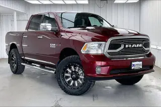 Ram 1500 2016 4x4 Laramie Limited 4 puertas Cabina de equipo 5.5 pies. Caja corta Pickup
