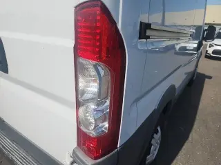 Furgón de carga Ram ProMaster 2014 2500 con distancia entre ejes de 136 pulgadas, 3 puertas y techo alto