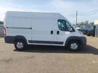 Furgón de carga Ram ProMaster 2014 2500 con distancia entre ejes de 136 pulgadas, 3 puertas y techo alto