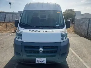 Furgón de carga Ram ProMaster 2014 2500 con distancia entre ejes de 136 pulgadas, 3 puertas y techo alto