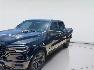Ram 1500 2020 4x2 Limited 4 puertas Cabina de tripulación 5.6 pies. Caja corta Pickup