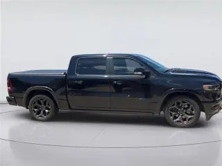 Ram 1500 2020 4x2 Limited 4 puertas Cabina de tripulación 5.6 pies. Caja corta Pickup