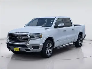 Ram 1500 2022 4x4 Laramie 4 puertas Cabina Crew 5.6 pies. Caja corta Pickup