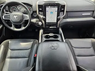 Ram 1500 2022 4x4 Laramie 4 puertas Cabina Crew 5.6 pies. Caja corta Pickup