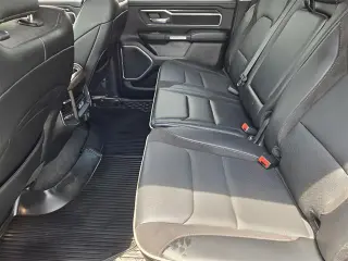 Ram 1500 2022 4x4 Laramie 4 puertas Cabina Crew 5.6 pies. Caja corta Pickup