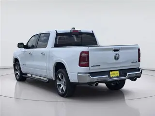 Ram 1500 2022 4x4 Laramie 4 puertas Cabina Crew 5.6 pies. Caja corta Pickup