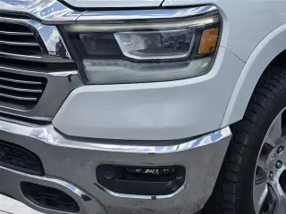 Ram 1500 2022 4x4 Laramie 4 puertas Cabina Crew 5.6 pies. Caja corta Pickup