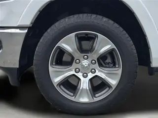 Ram 1500 2022 4x4 Laramie 4 puertas Cabina Crew 5.6 pies. Caja corta Pickup