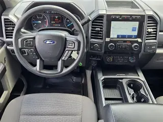 Ford F-250 Super Duty 2022 4x4 XLT Cabina Crew 4 puertas 6.8 pies. Caja corta Pickup
